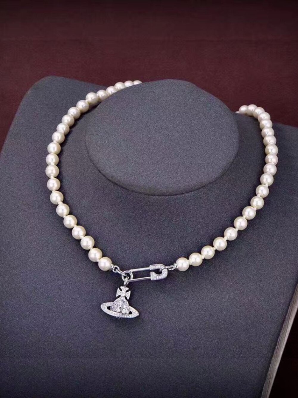 Vivienne Westwood Orb Saturn Pearl Choker Necklace